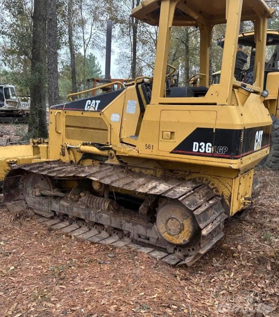 CAT D 3 G LGP Buldožeri guseničari