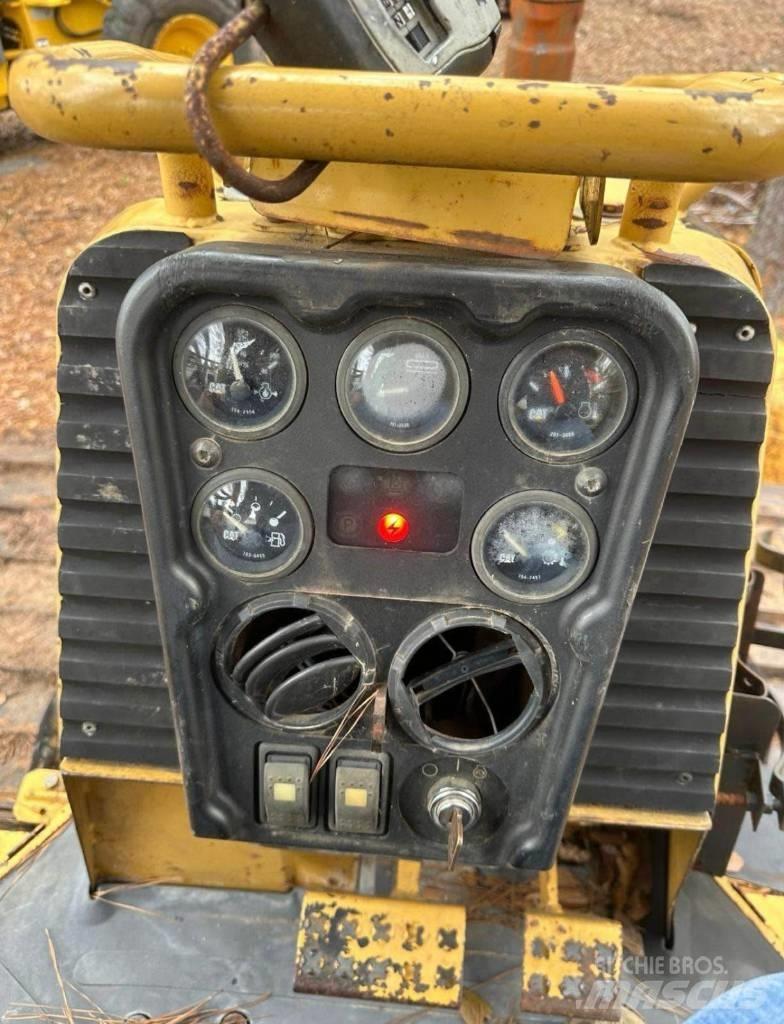 CAT D 3 G LGP Buldožeri guseničari