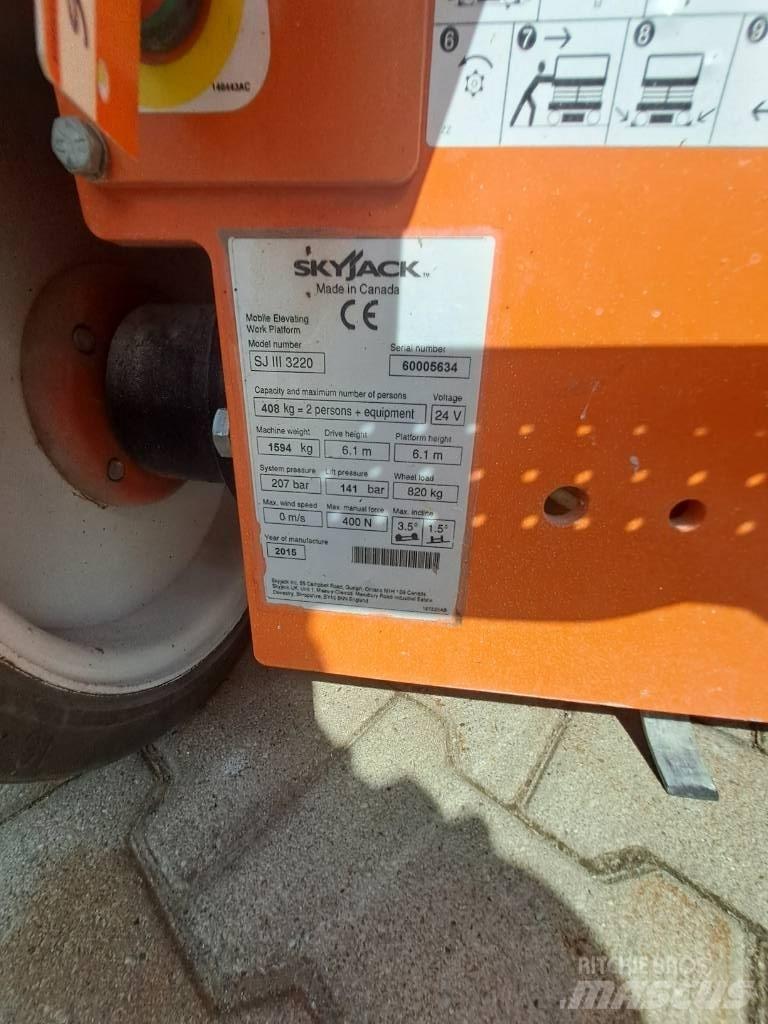SkyJack SJIII 3220 Makazaste platforme