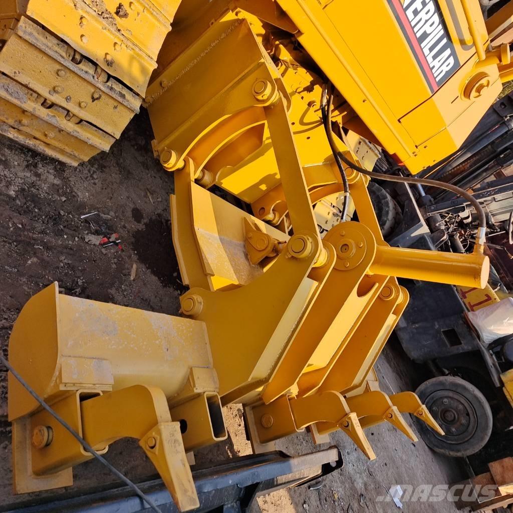 CAT D 6 M Buldožeri guseničari