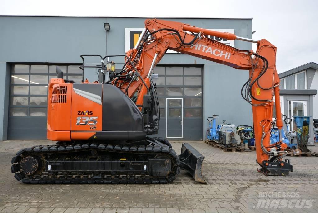Hitachi ZX 135 US-7 Bageri guseničari