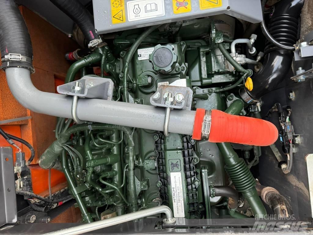 Hitachi ZX 130-7 Bageri guseničari