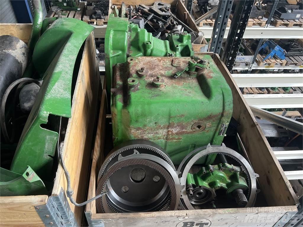 John Deere 7820 Traktori