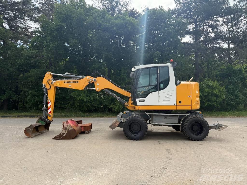 Liebherr A 910 Comp Bageri točkaši
