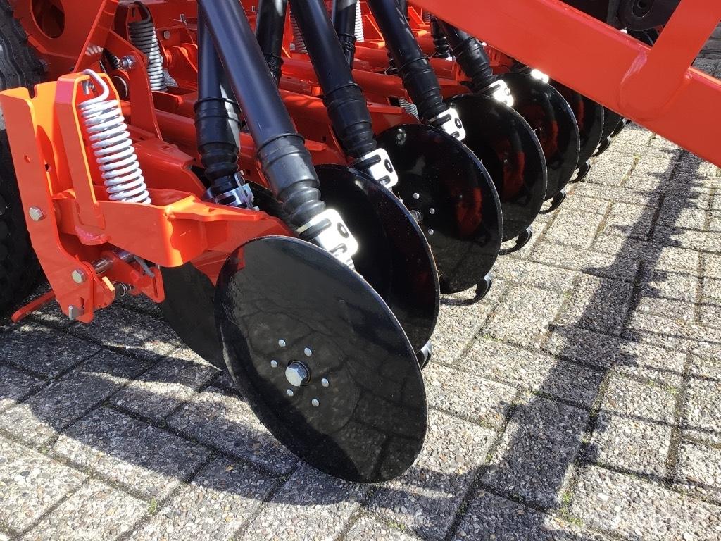 Kuhn Premia 300-24MD Sejačice