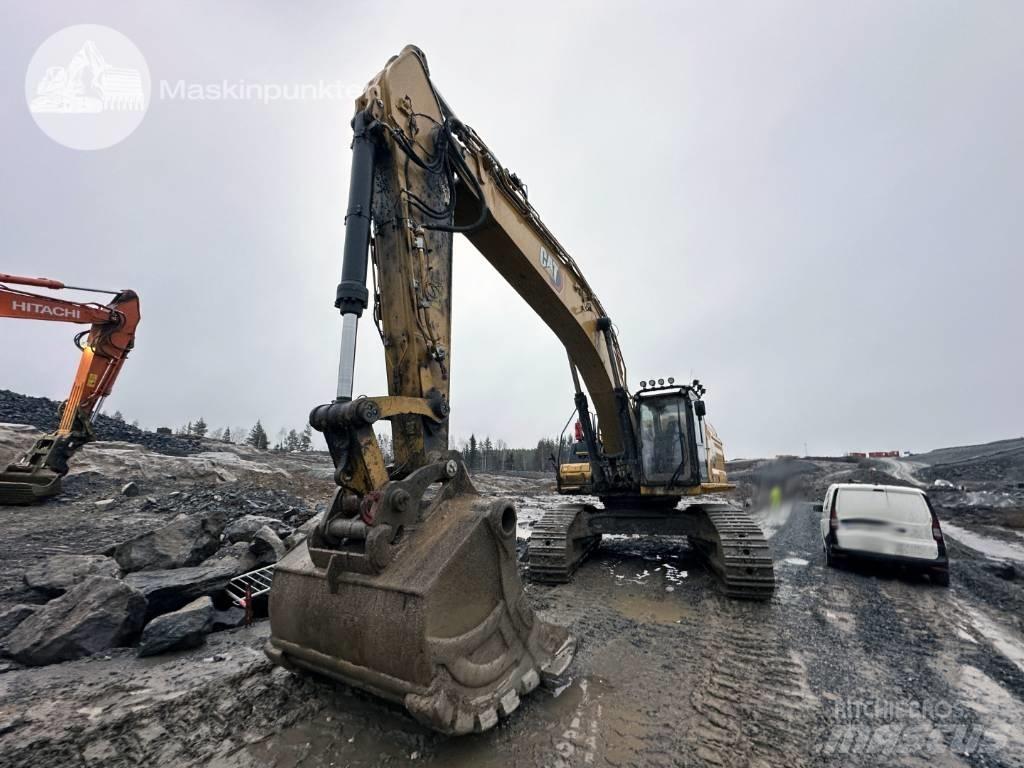CAT 352 Bageri guseničari