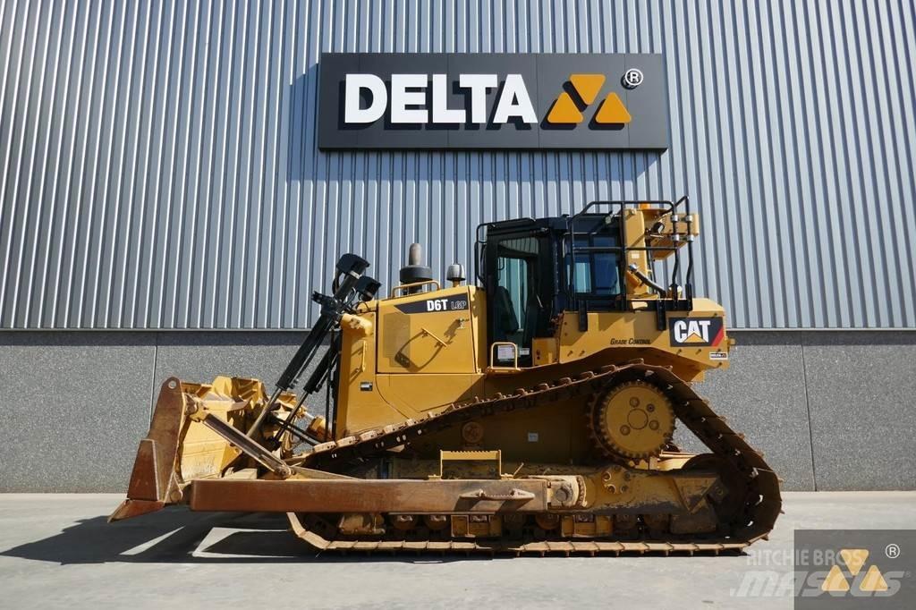 CAT D6T LGP Buldožeri guseničari