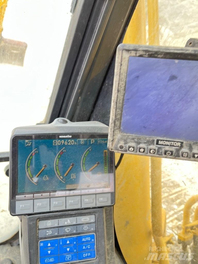 Komatsu PC 240 LC-7 Bageri guseničari