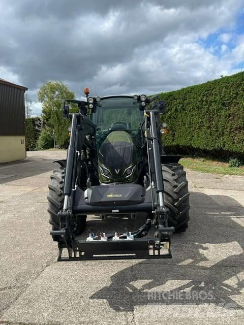 Valtra G 125 Traktori