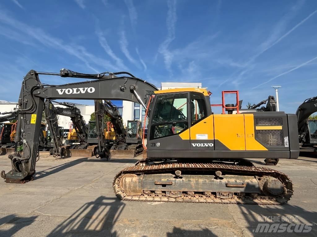 Volvo EC220EL Bageri guseničari