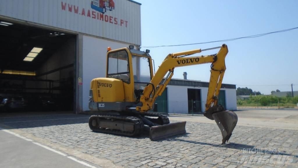 Volvo EC 25 Mini bageri < 7t