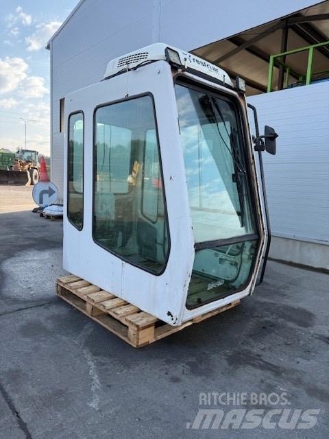 Liebherr CAB SERIE B Kabine i unutrašnjost