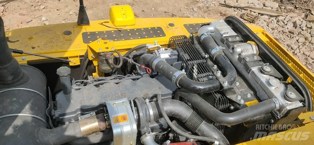 Komatsu PC 200-8 Bageri guseničari