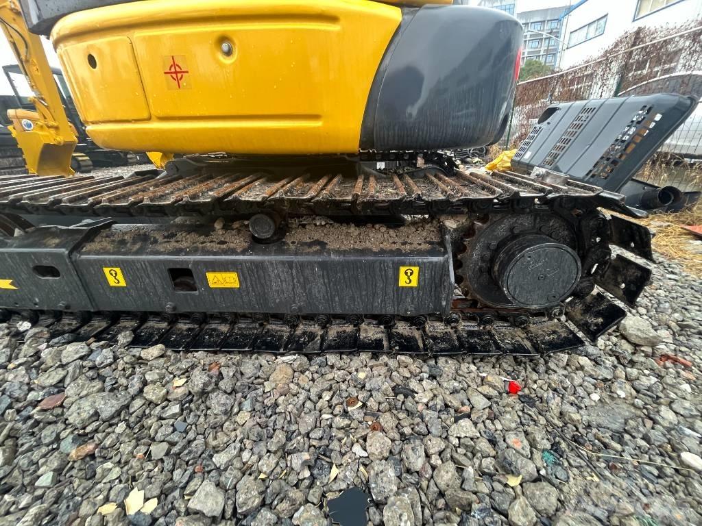 Komatsu PC 35 Bageri guseničari