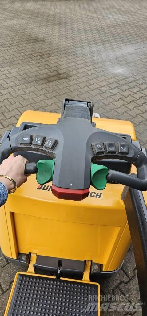 Jungheinrich ERE220 Nisko podizni električni viljuškar