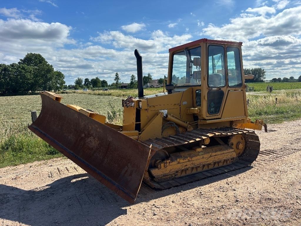 CAT D 4 C Buldožeri guseničari