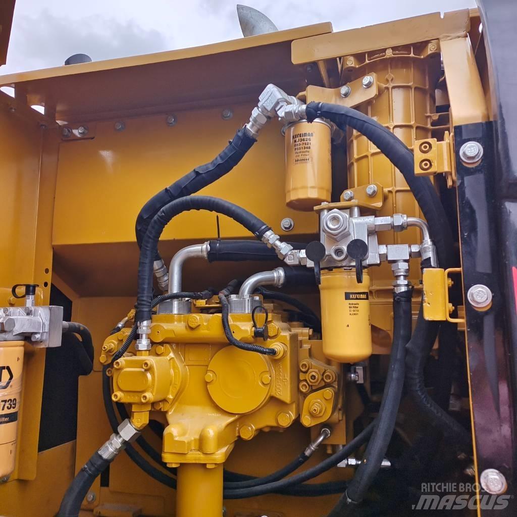 CAT 320 D Bageri guseničari