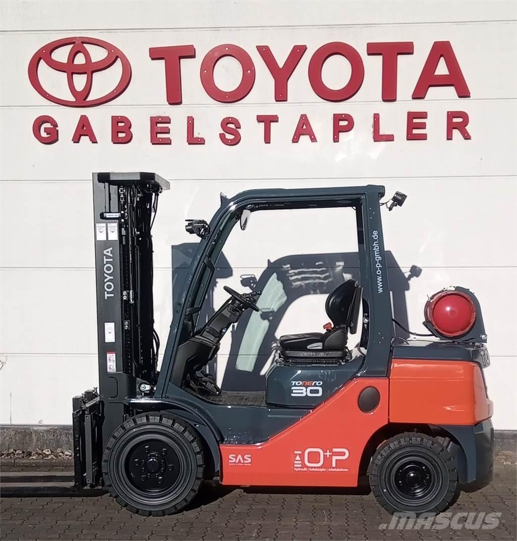 Toyota 02-8FGF30 Plinski viljuškari