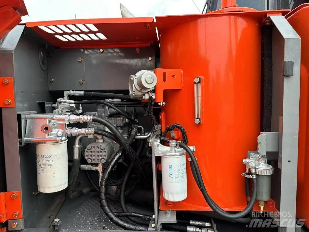 Hitachi ZX 120 Bageri guseničari
