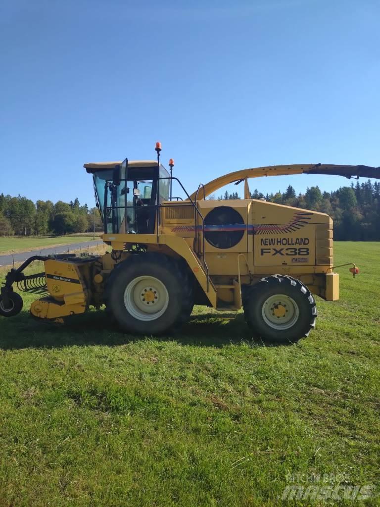 New Holland FX 38 Mašine za stočnu hranu sa sopstvenim pogonom