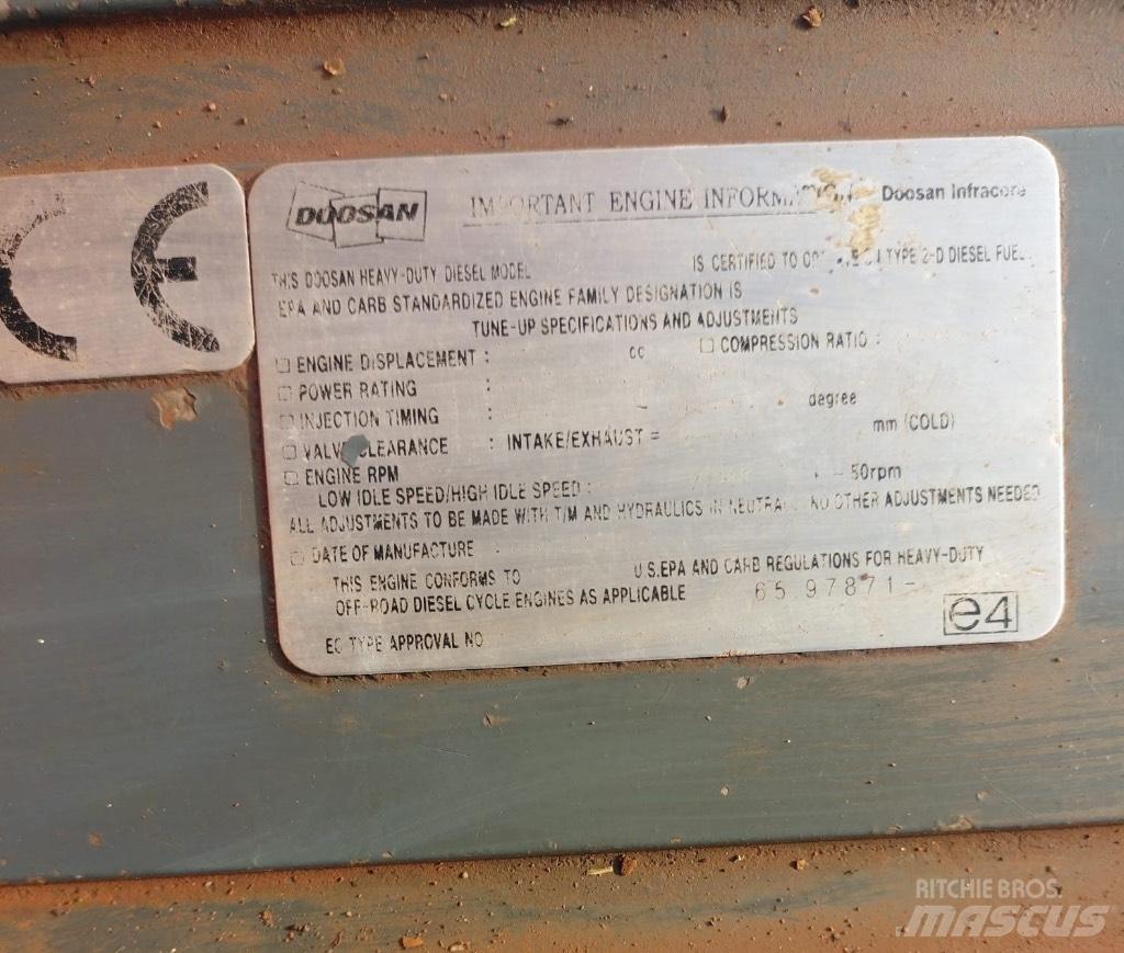 Doosan DX 300 LC-5 Bageri guseničari