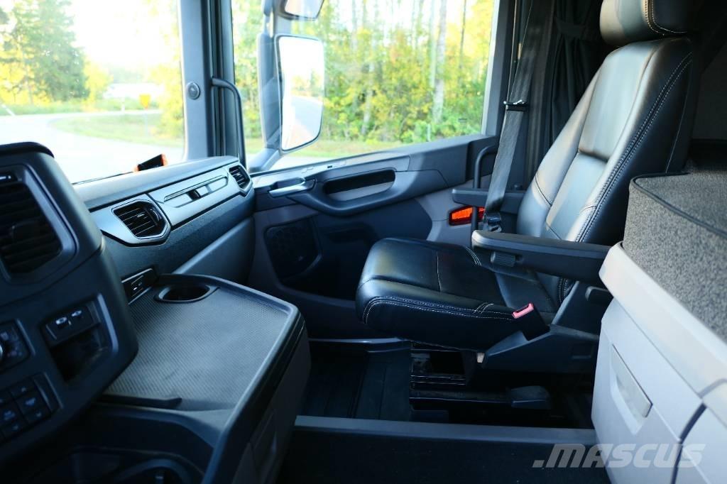 Scania R590B6x2nb Rol kiper kamioni sa kukom za podizanje tereta
