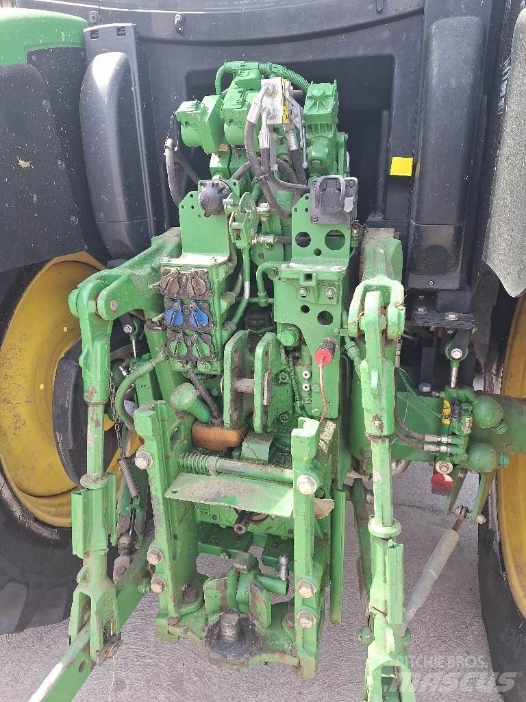 John Deere 6110R Traktori