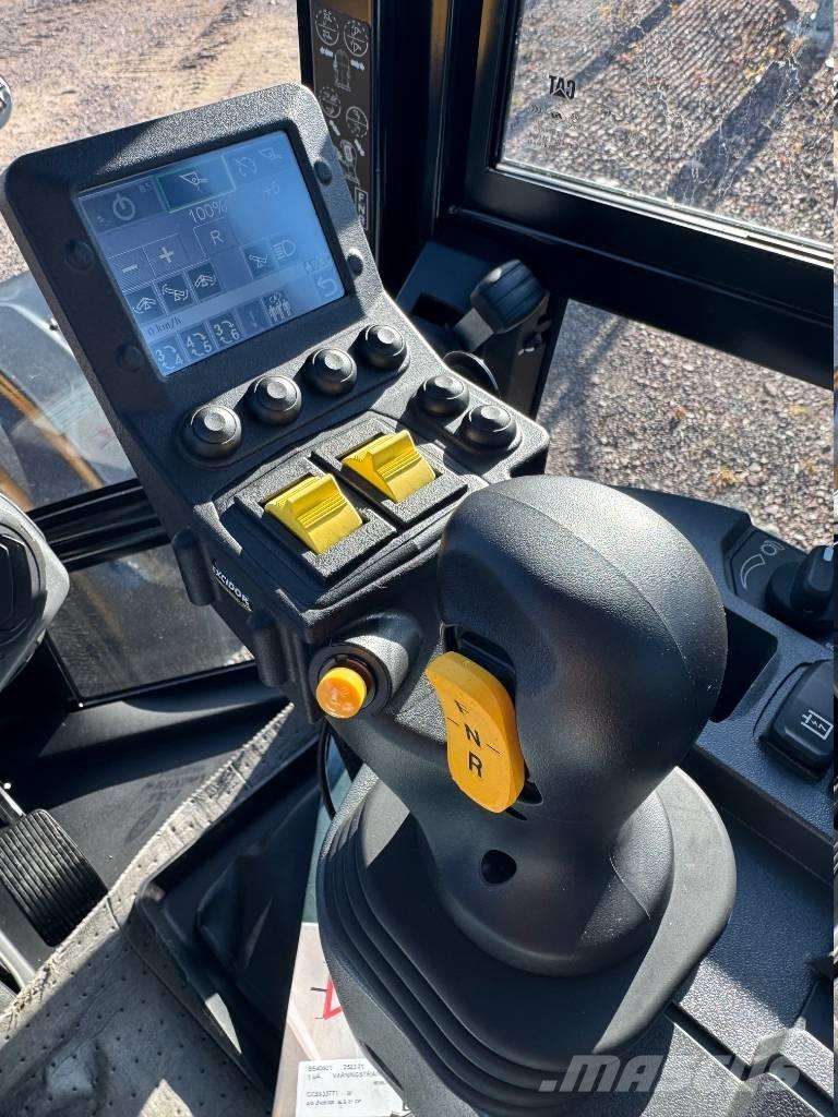 CAT 908 Utovarivači na točkove