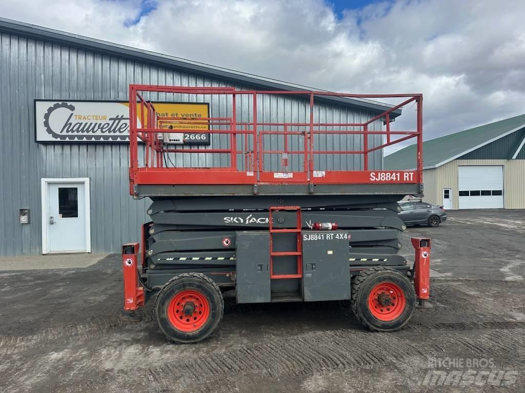 SkyJack SJ 8841 RT Makazaste platforme