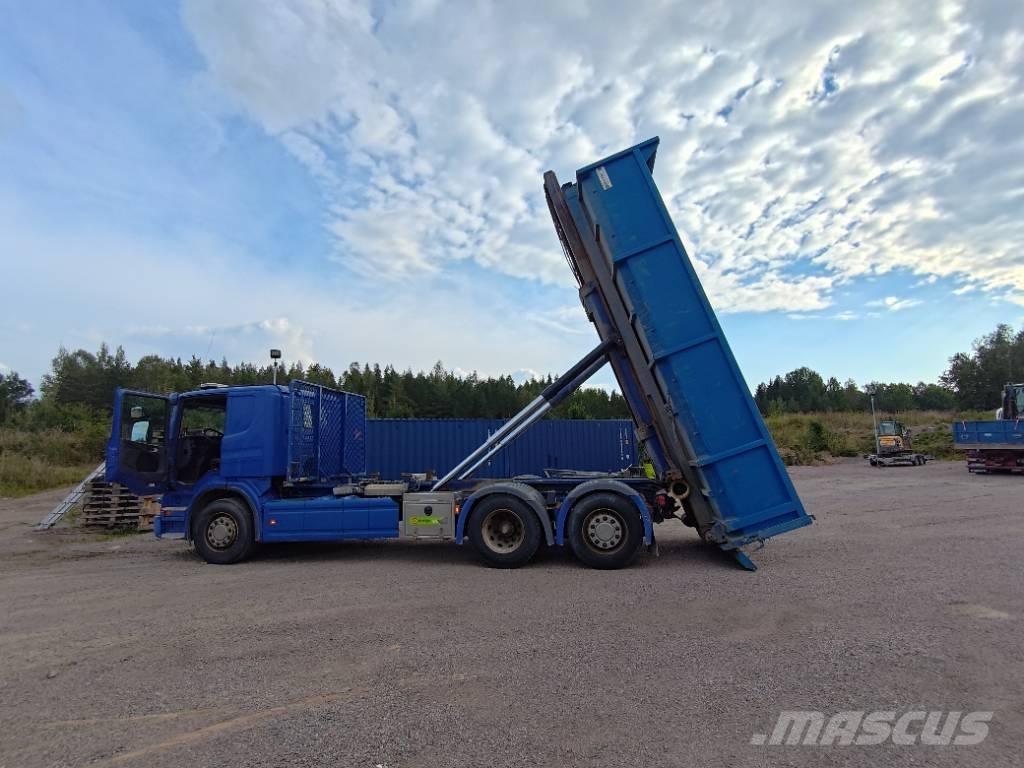 Scania P 400 Rol kiper kamioni sa kukom za podizanje tereta
