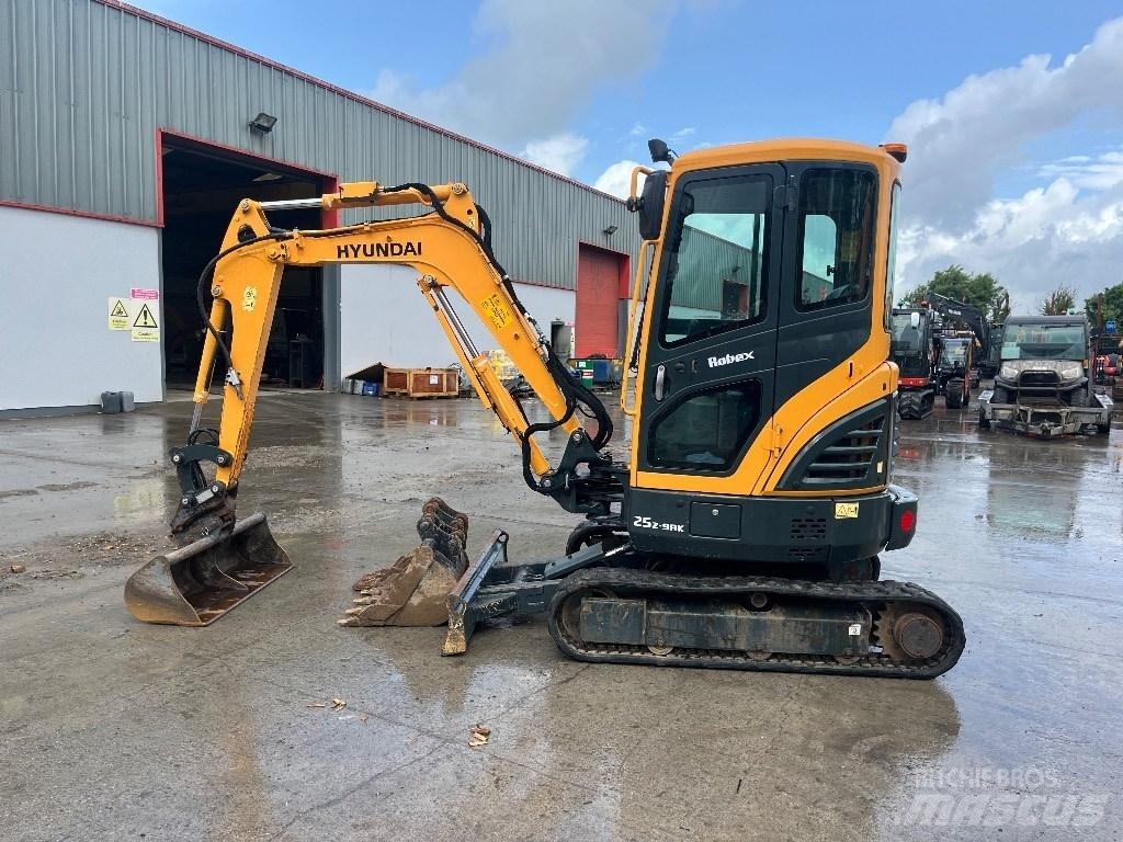 Hyundai R25Z-9 AK Mini bageri < 7t