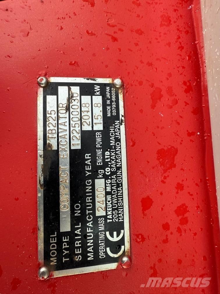 Takeuchi TB 225 Mini bageri < 7t