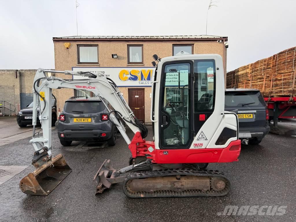 Takeuchi TB 225 Mini bageri < 7t