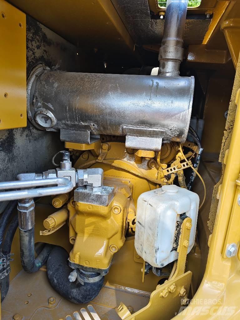 CAT 310 Bageri guseničari
