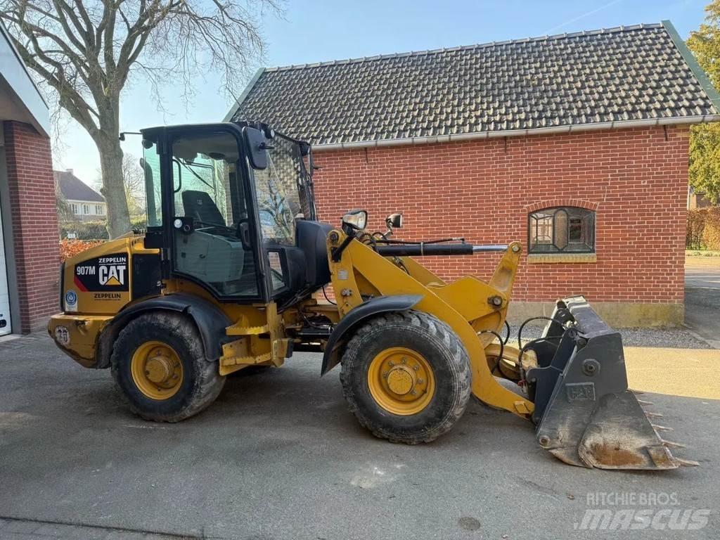 CAT 907M Utovarivači na točkove