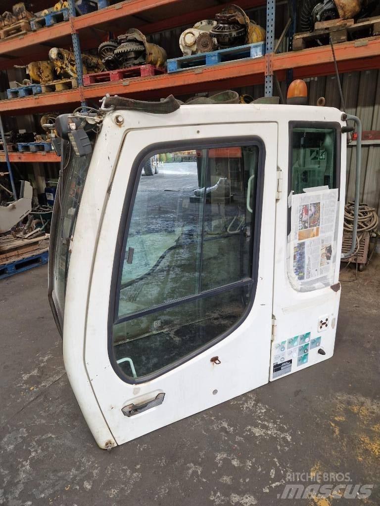 Liebherr A 904 C Kabine i unutrašnjost