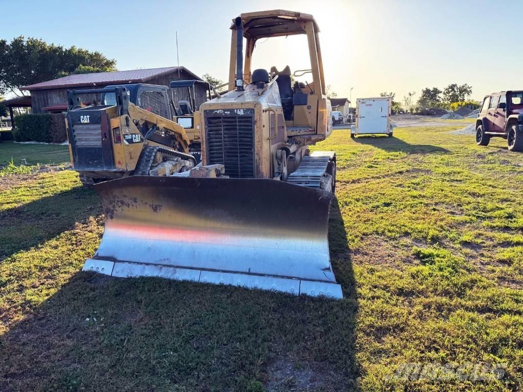 CAT D 3 G Buldožeri guseničari