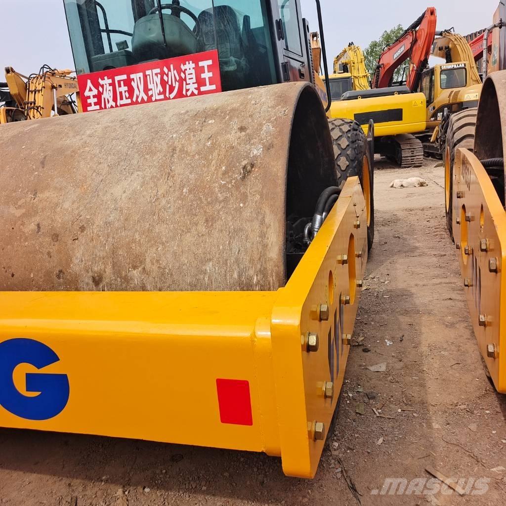 XCMG XS 143J Bageri guseničari