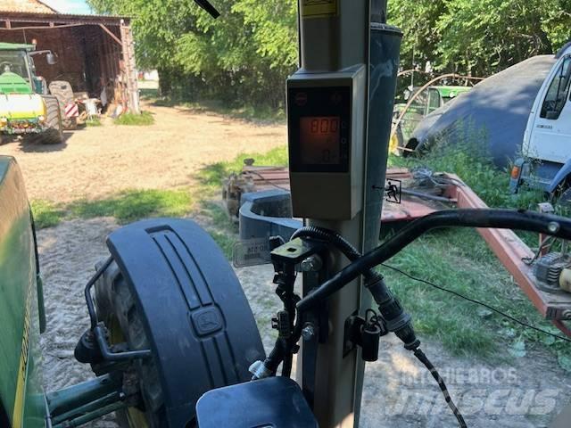 John Deere 8200 Traktori
