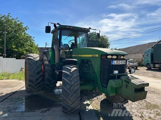 John Deere 8200 Traktori