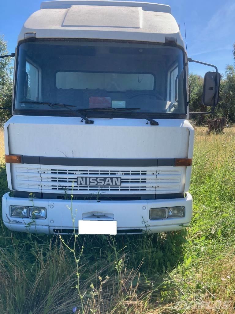 Nissan CAMPER L70 Kamperi i kamp prikolice