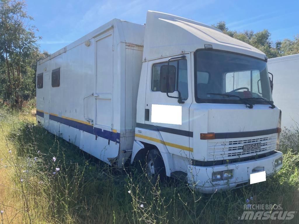 Nissan CAMPER L70 Kamperi i kamp prikolice