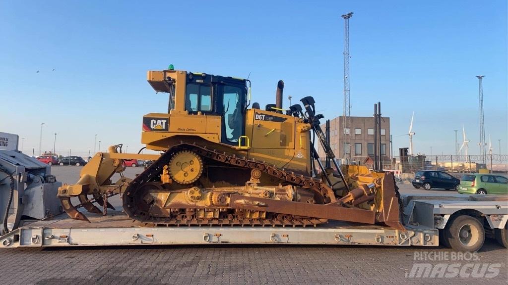 CAT D 6 T LGP D6T Buldožeri guseničari