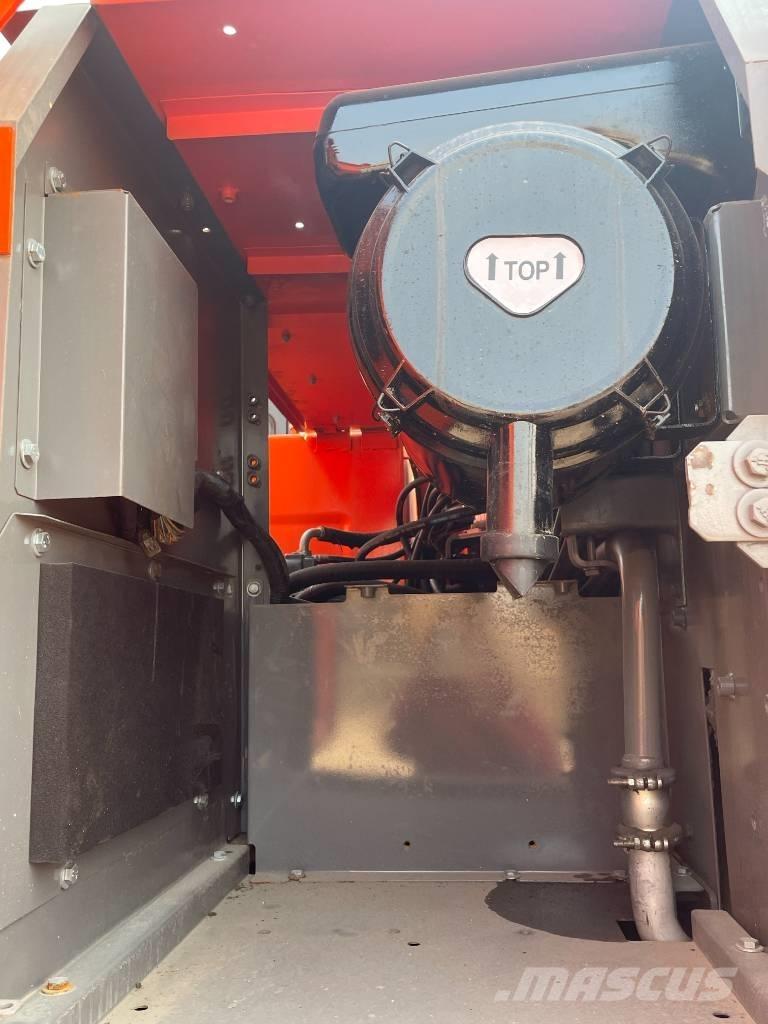 Hitachi 210LC Bageri guseničari