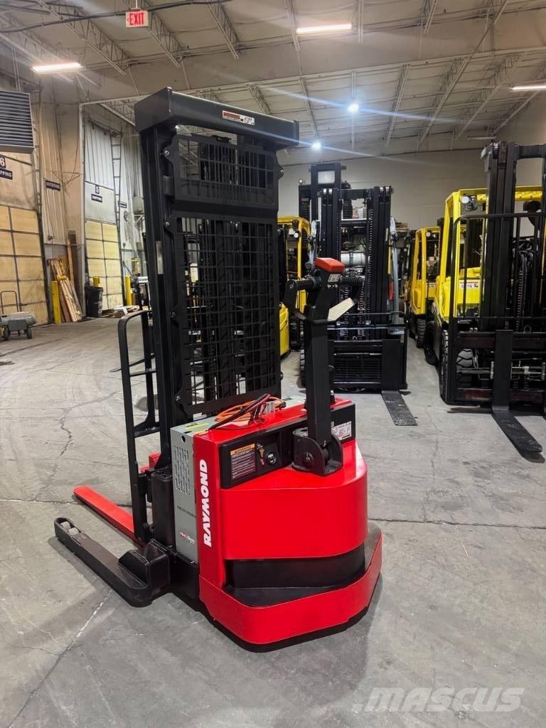 Raymond RSS40 Samopogonski ručni viljuškari