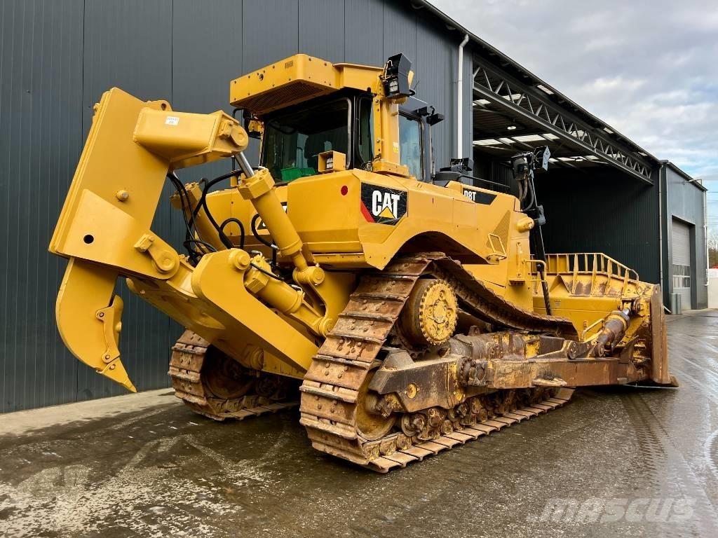 CAT D8T - CE Buldožeri guseničari