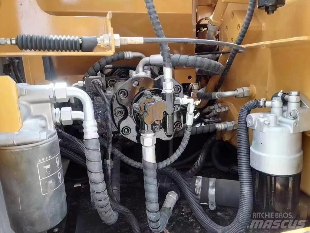 Sany SY135C Bageri guseničari