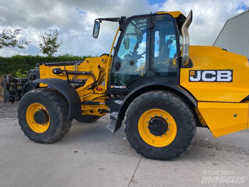 JCB Tm420s Poljoprivredni teleskopski utovarivači