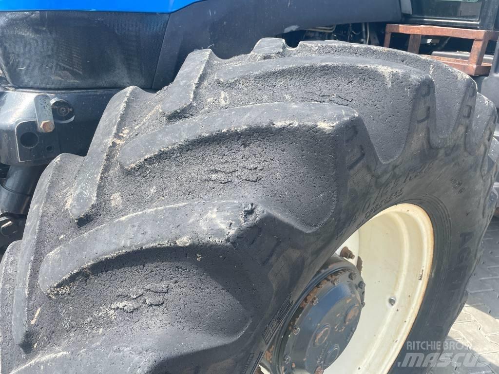 New Holland T 6080 Traktori