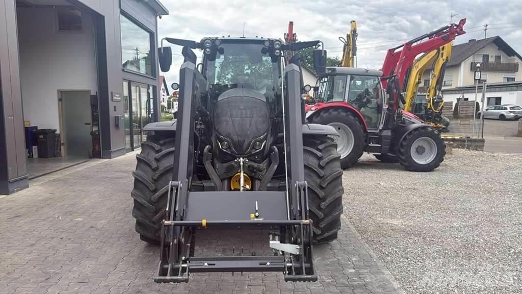 Valtra N175 Traktori